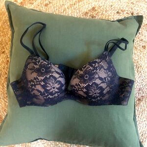 Victoria’s Secret Angels Secret Embrace Bra 34A